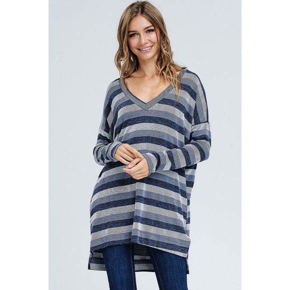 Tops - 🛍NEW! Striped Long Sleeve Top!